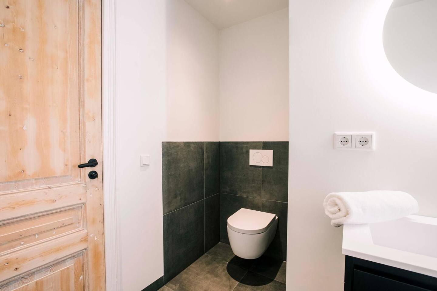Xxl Loft With Bath Located Stadsvilla Tilburg Dış mekan fotoğraf